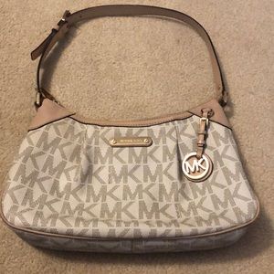 Michael Kors Jet Set Shoulder Bag